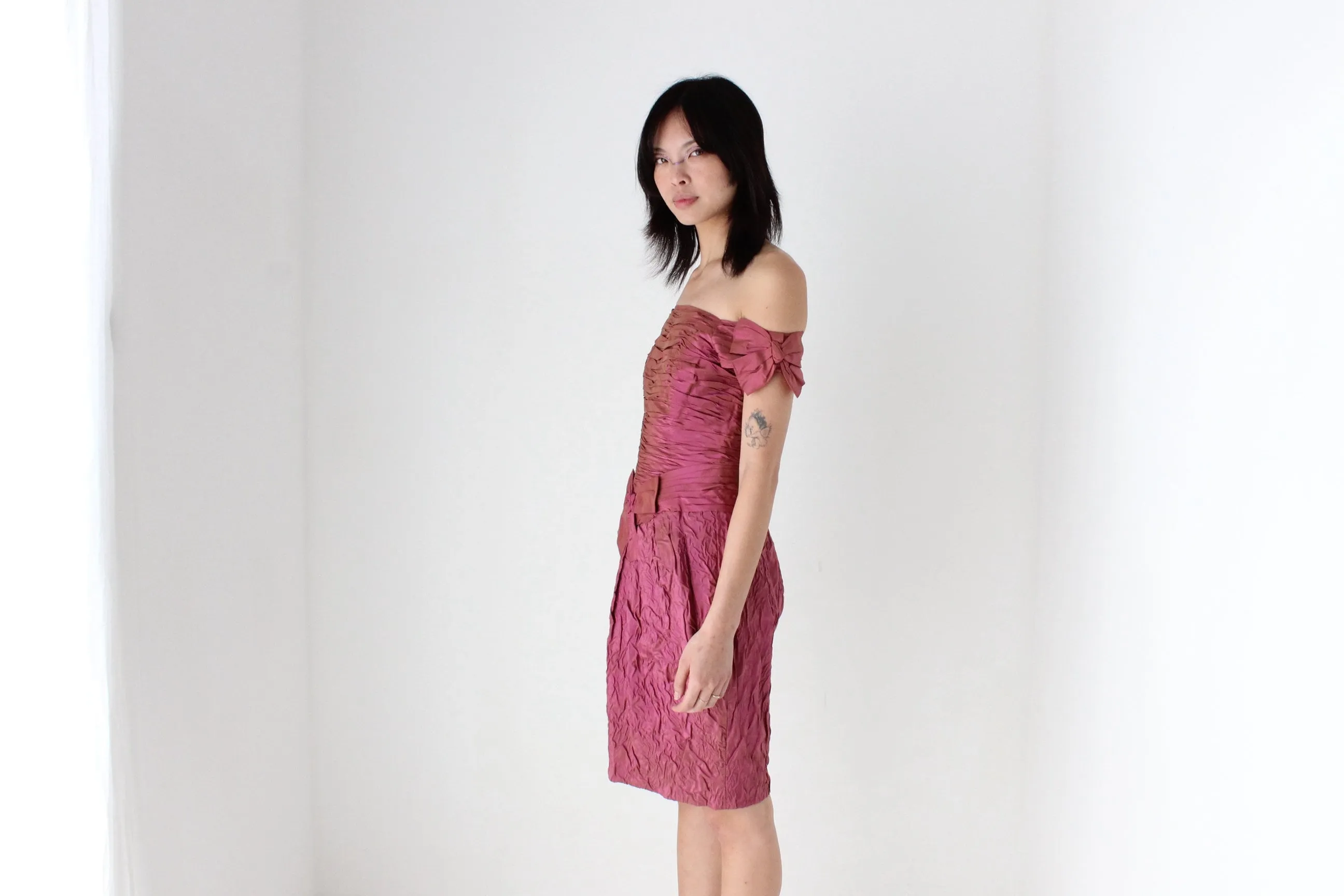 1980s Gathered & Crinkle Texture Silk Taffeta Bow Dress