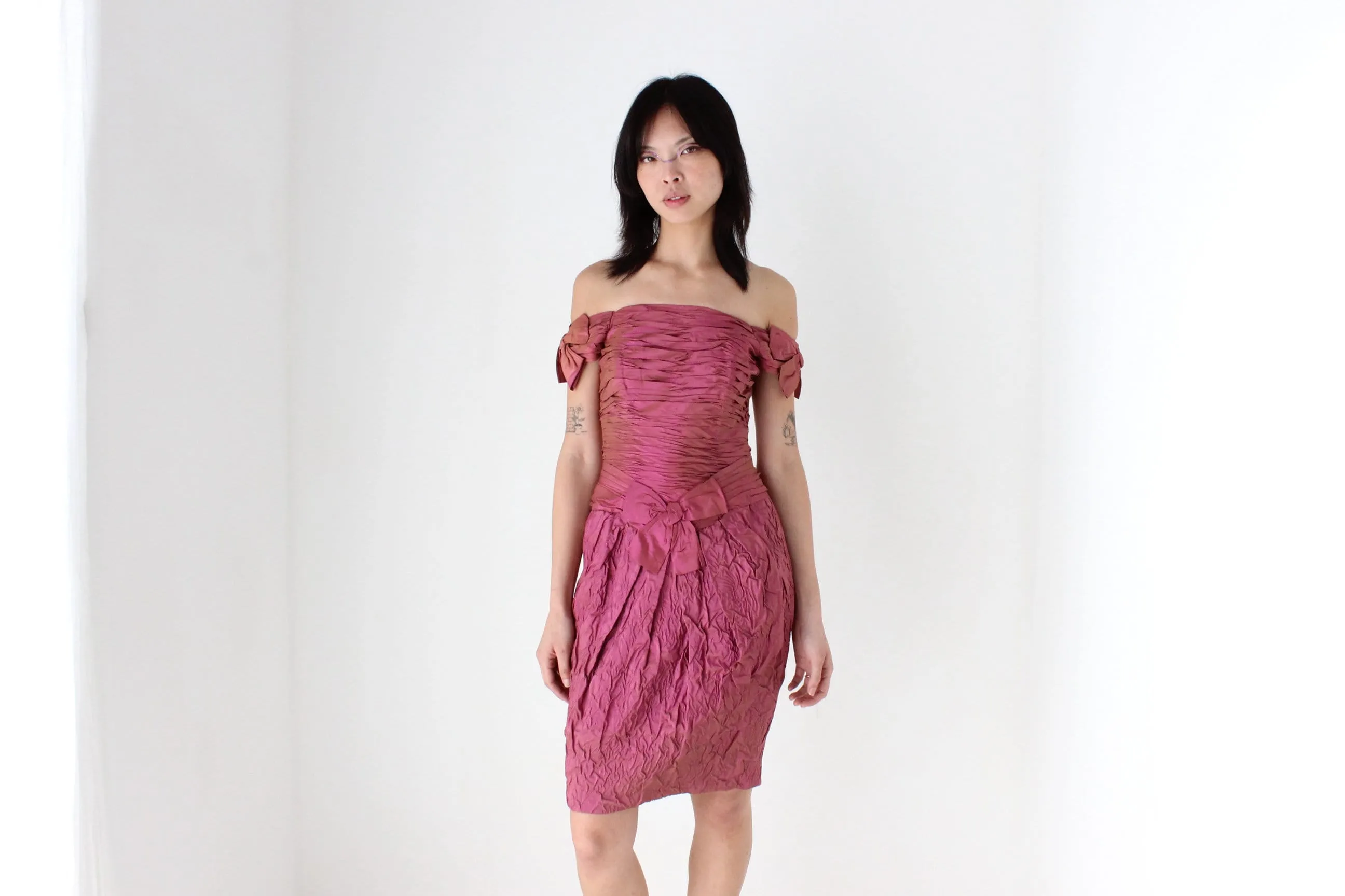1980s Gathered & Crinkle Texture Silk Taffeta Bow Dress