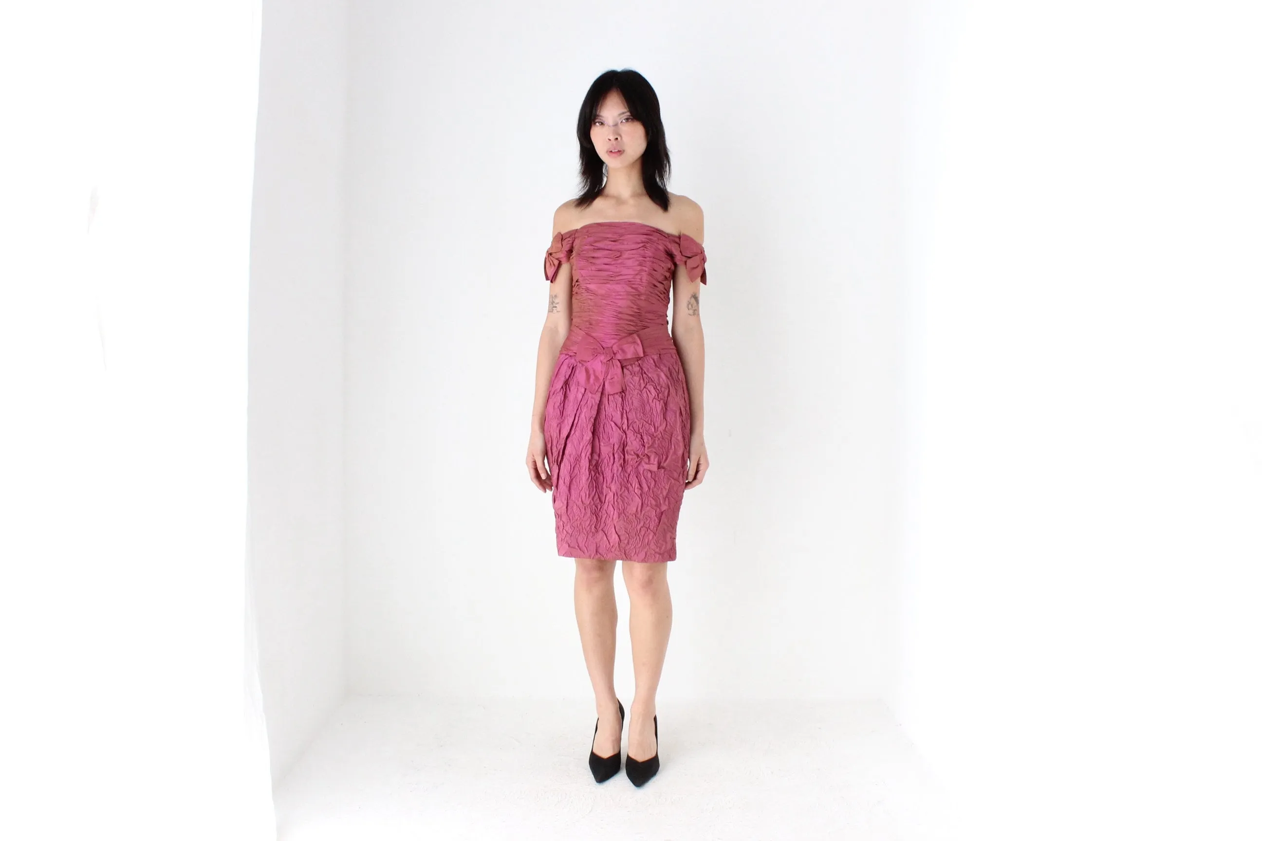 1980s Gathered & Crinkle Texture Silk Taffeta Bow Dress