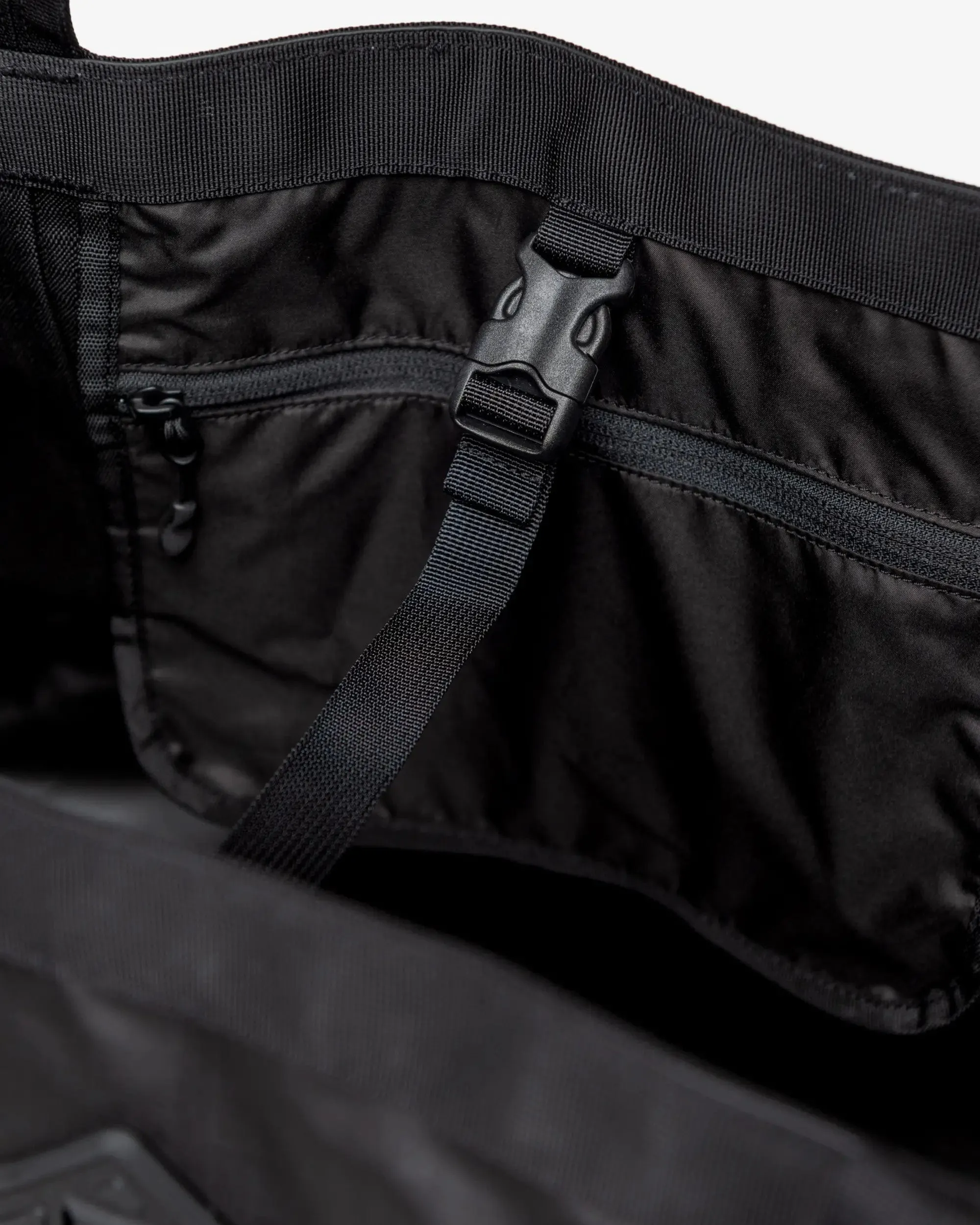 All Season Gear Tote 63 L