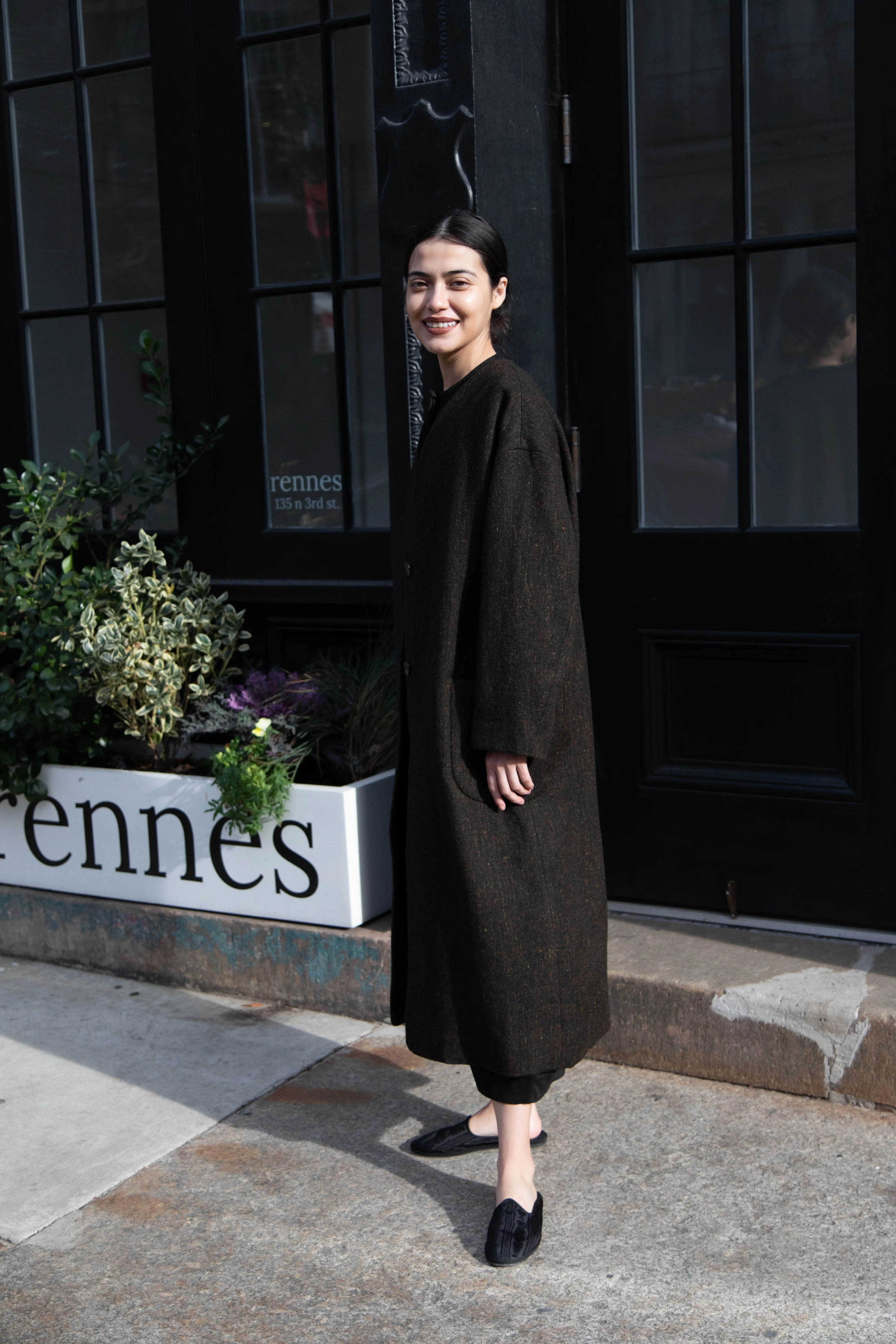 Arts & Science Tweed V-Neck Long Coat in Moss