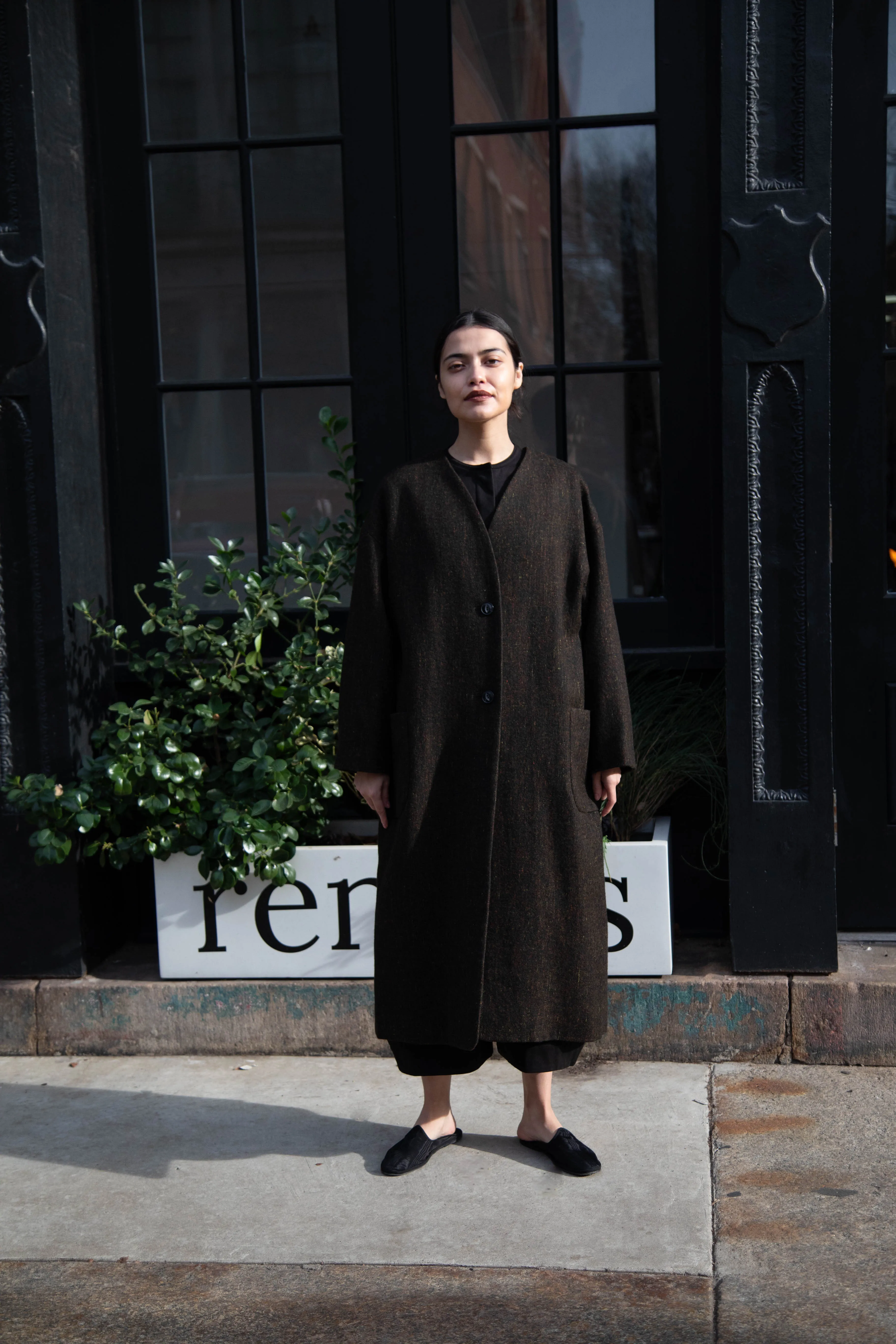 Arts & Science Tweed V-Neck Long Coat in Moss