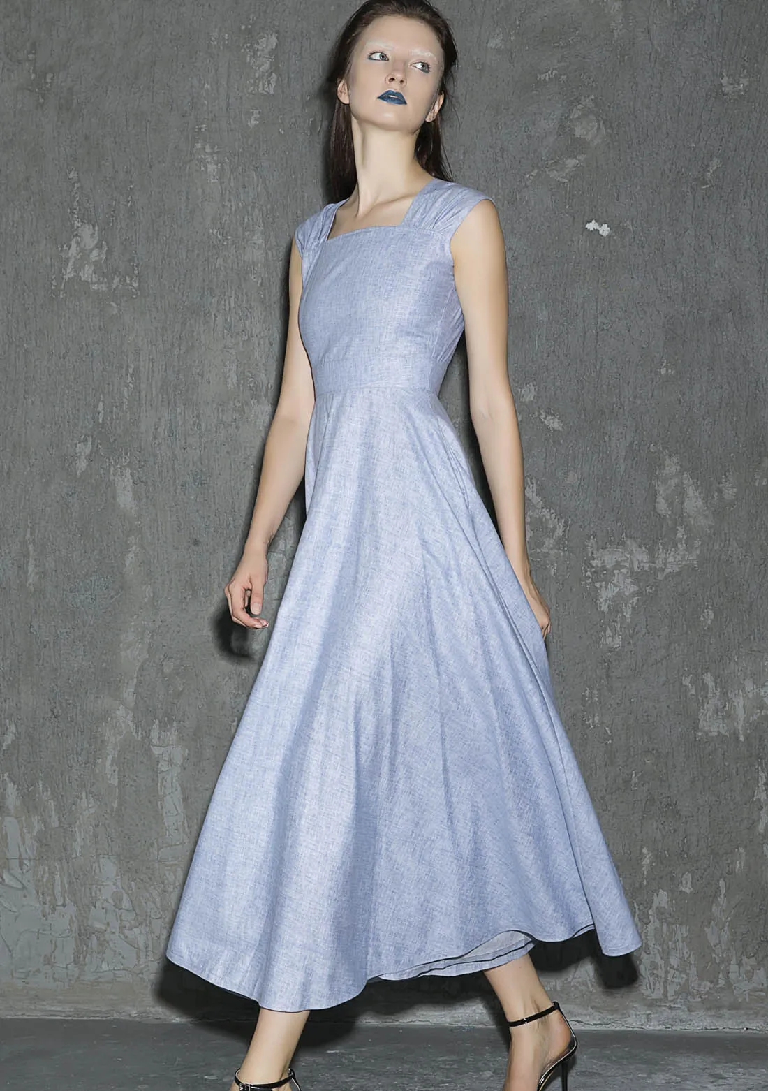 Blue linen women's sleeveless long dress with side zipper for summer 1316