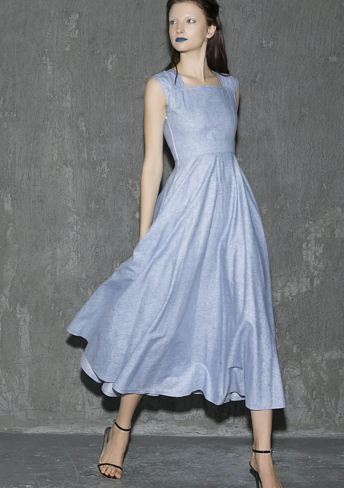 Blue linen women's sleeveless long dress with side zipper for summer 1316