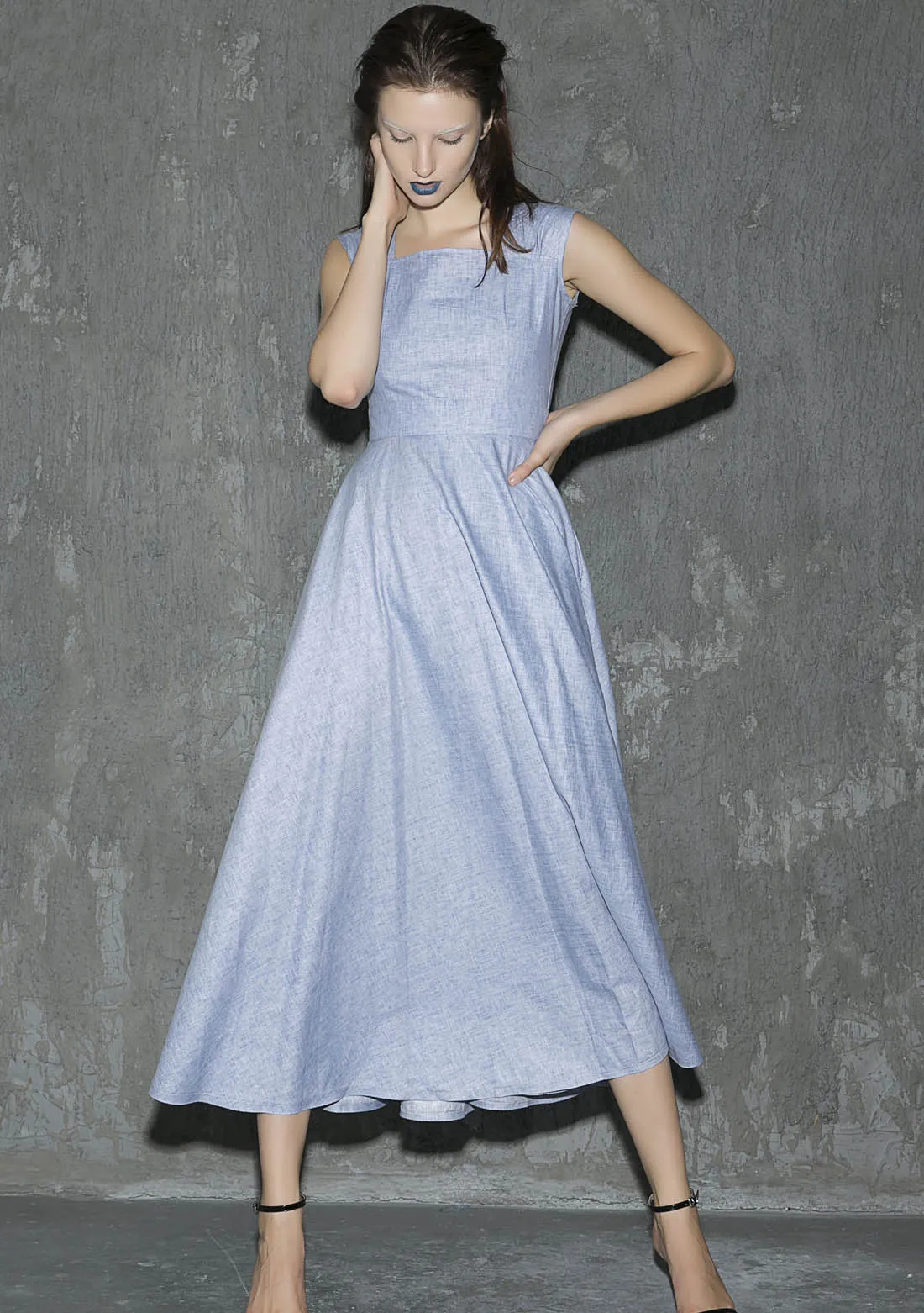 Blue linen women's sleeveless long dress with side zipper for summer 1316