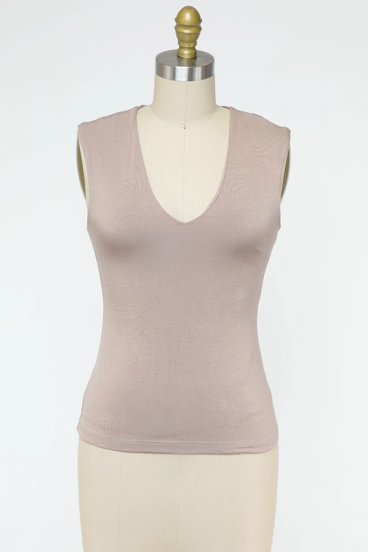 DOUBLE LAYER V-NECK TANK TOP - MOCHA