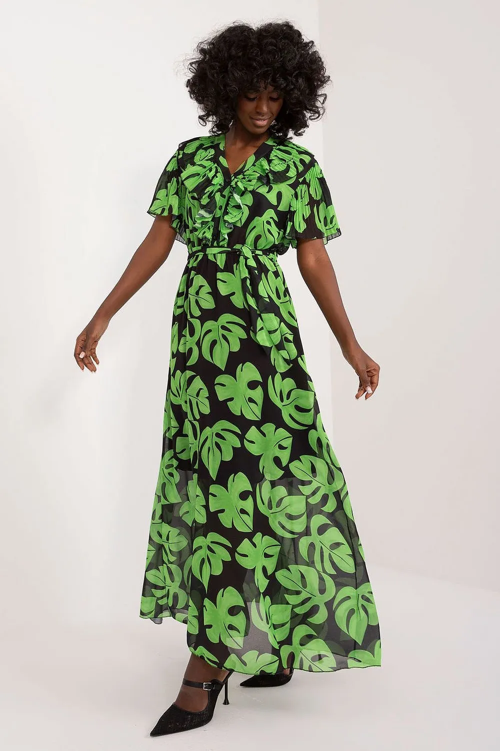 Elegant Summer Maxi Dress with Ruffled Sleeves