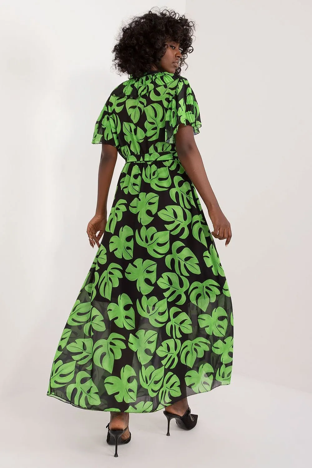 Elegant Summer Maxi Dress with Ruffled Sleeves