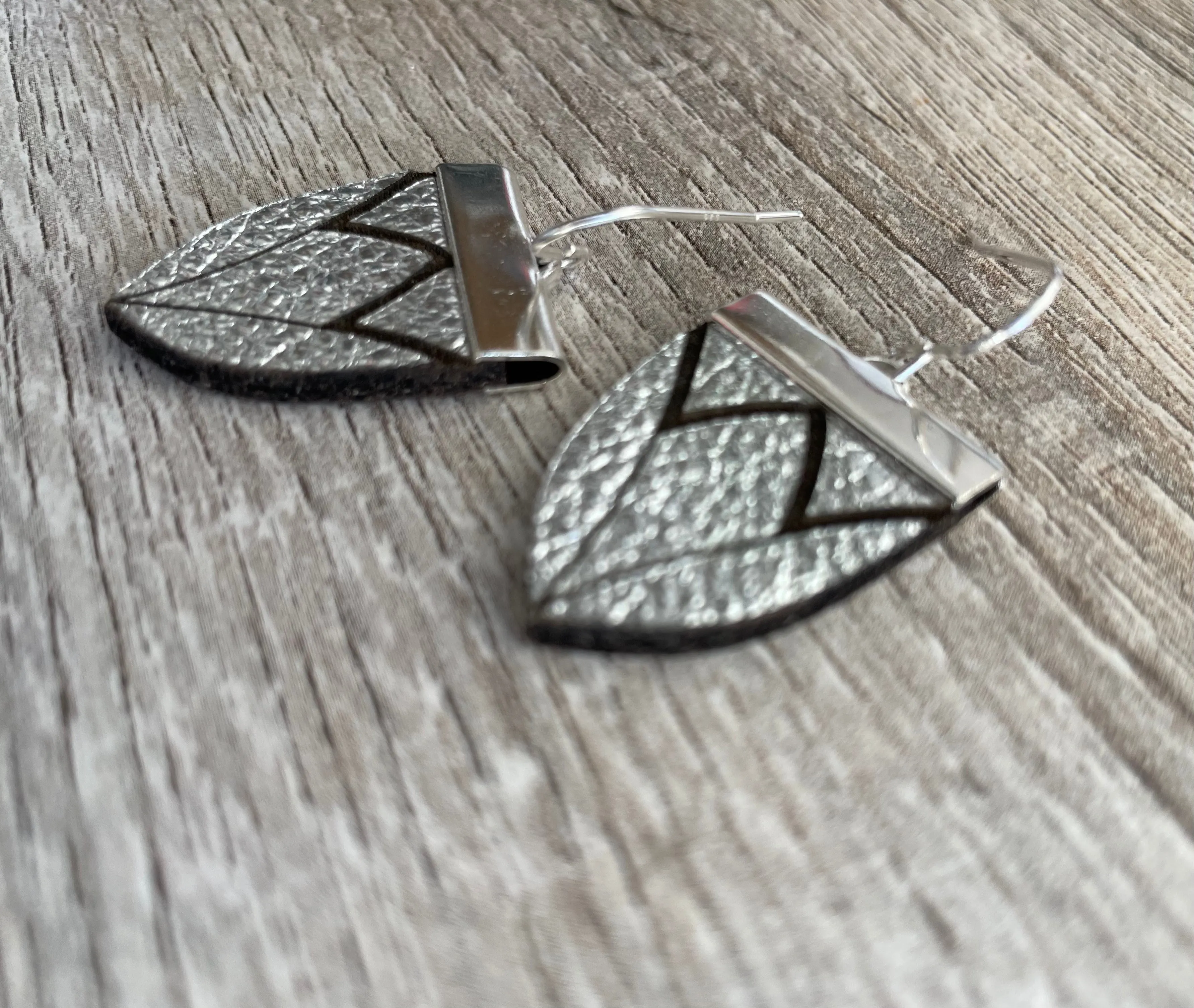 Magnolia Shield Earrings Silver