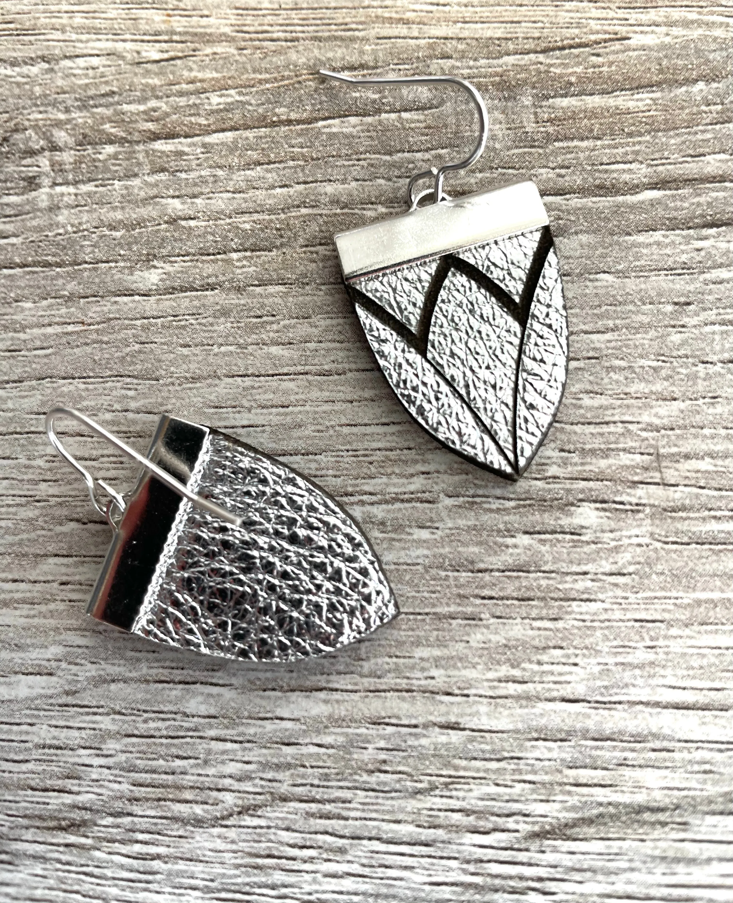Magnolia Shield Earrings Silver