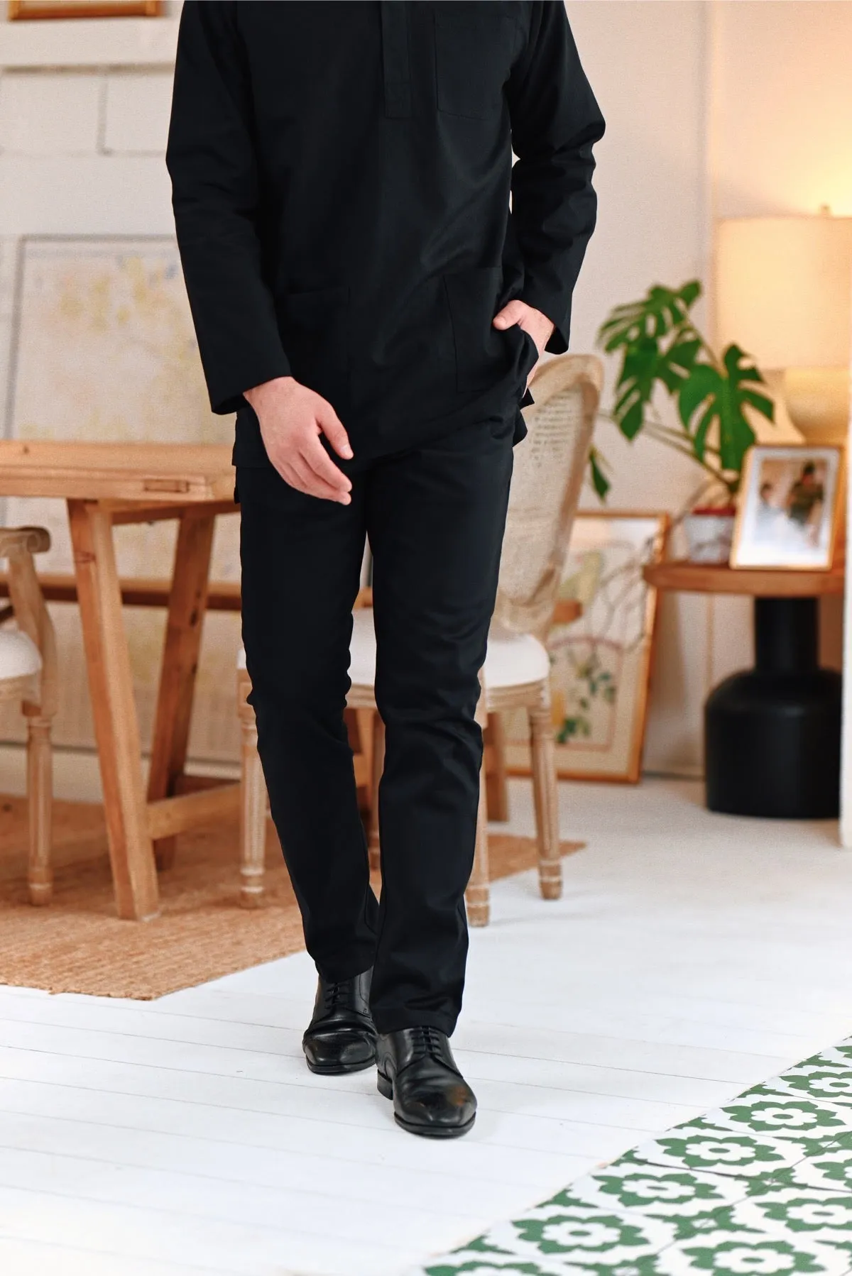 The Perfect Men Slim Fit Pants - Black