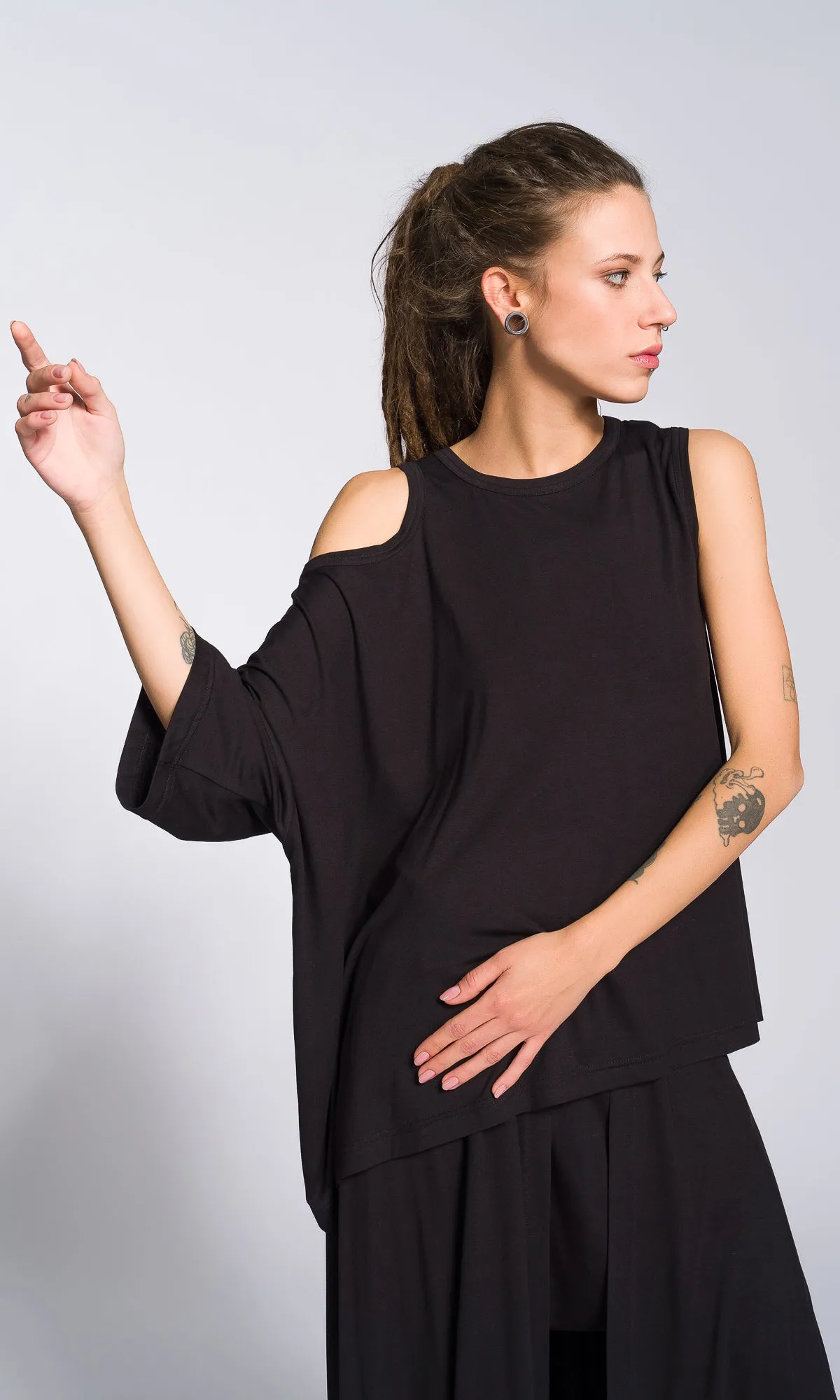 Two-piece Set of Cape Pants and One Sleeve Top