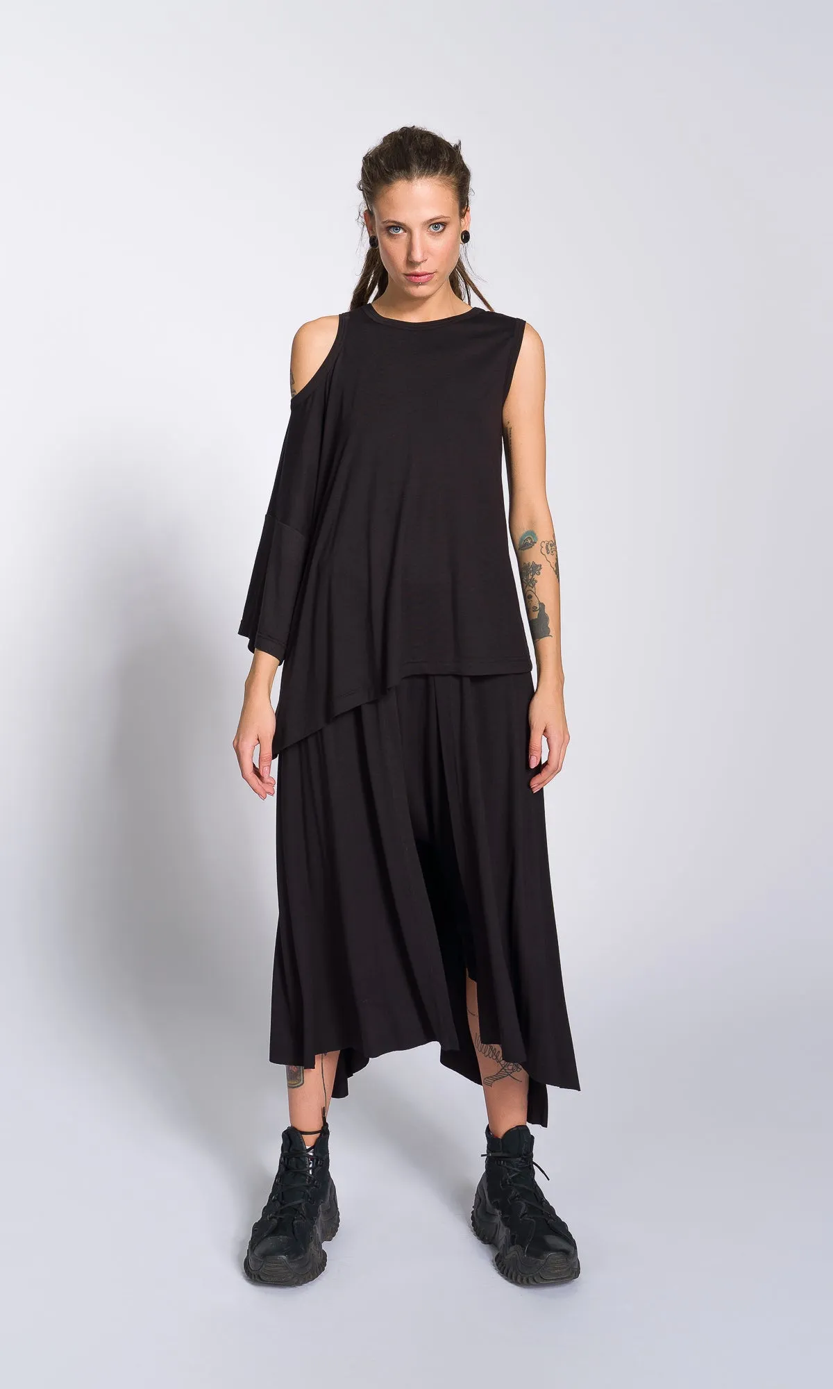 Two-piece Set of Cape Pants and One Sleeve Top