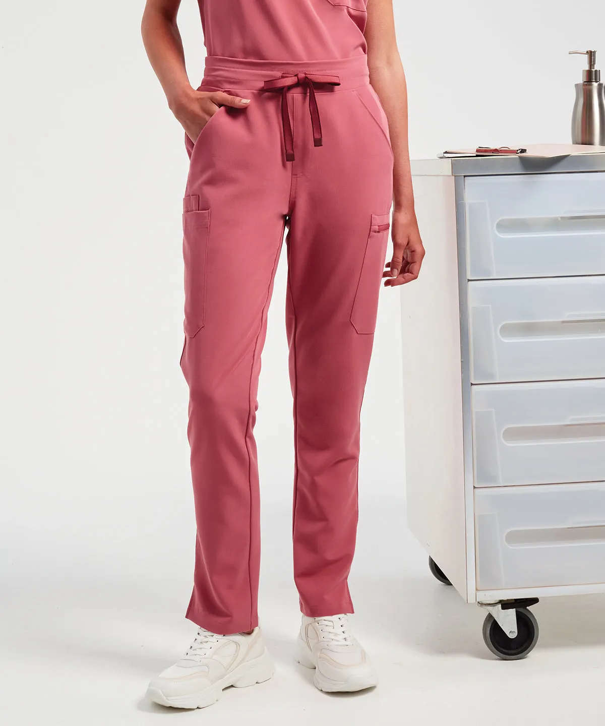 Womens Relentless Onna-stretch cargo pants | Clean Green